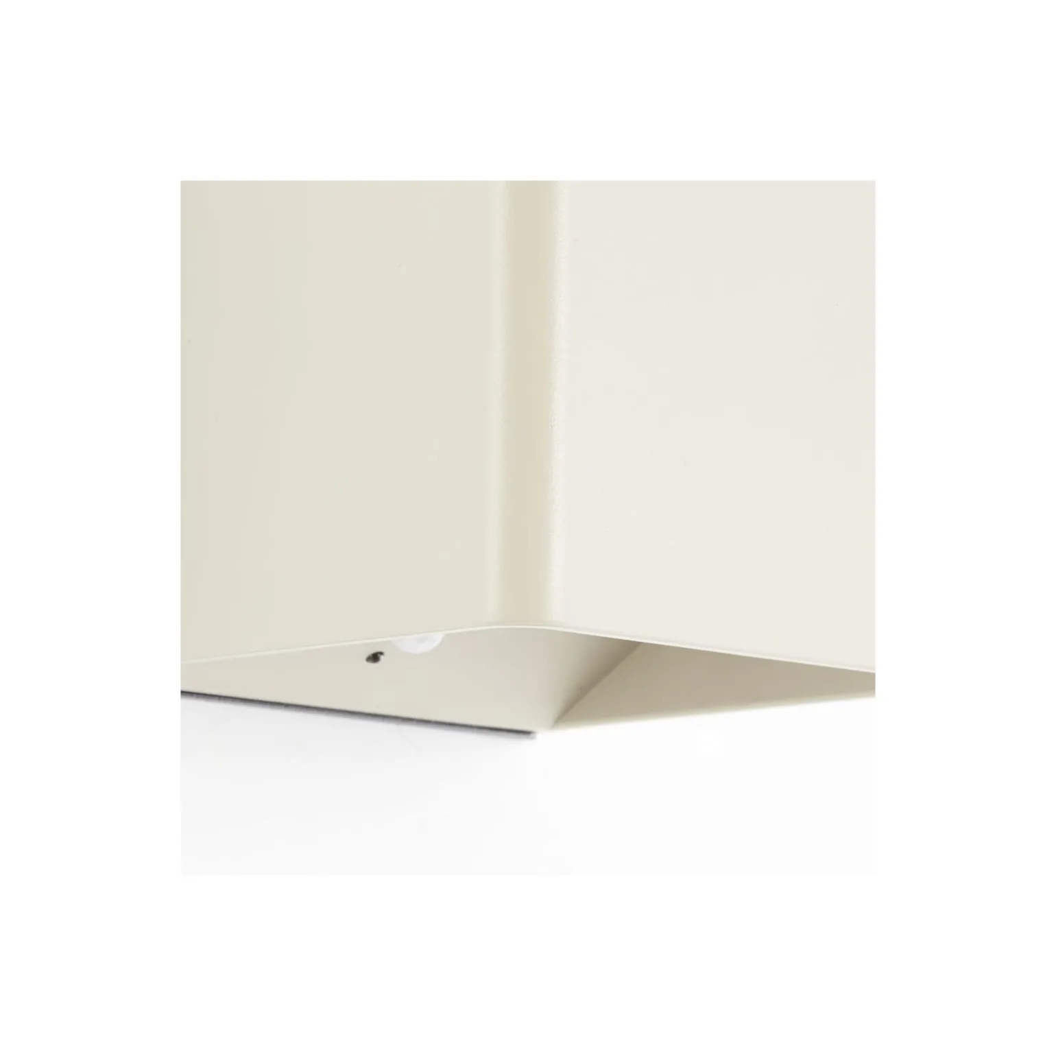 Brilliant Iseo Vägglampa Plast Beige 4W 300lm - 830 Varm Vit | IP44 - Utomhus - Rörelse- och Ljussensor - USB Uppladdningsbar