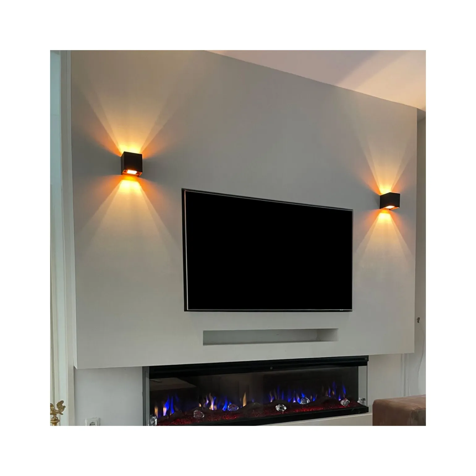 D'Lite Vägglampa Elingen Aluminium Svart Up & Down 4.9W 480lm - 830 Varm Vit | IP65 - Ljussensor