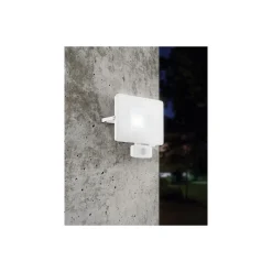 Eglo Vägglampa Faedo 3 Aluminium Vit 31W 3400lm - 850 Kallvit | IP44 - Rörelsesensor