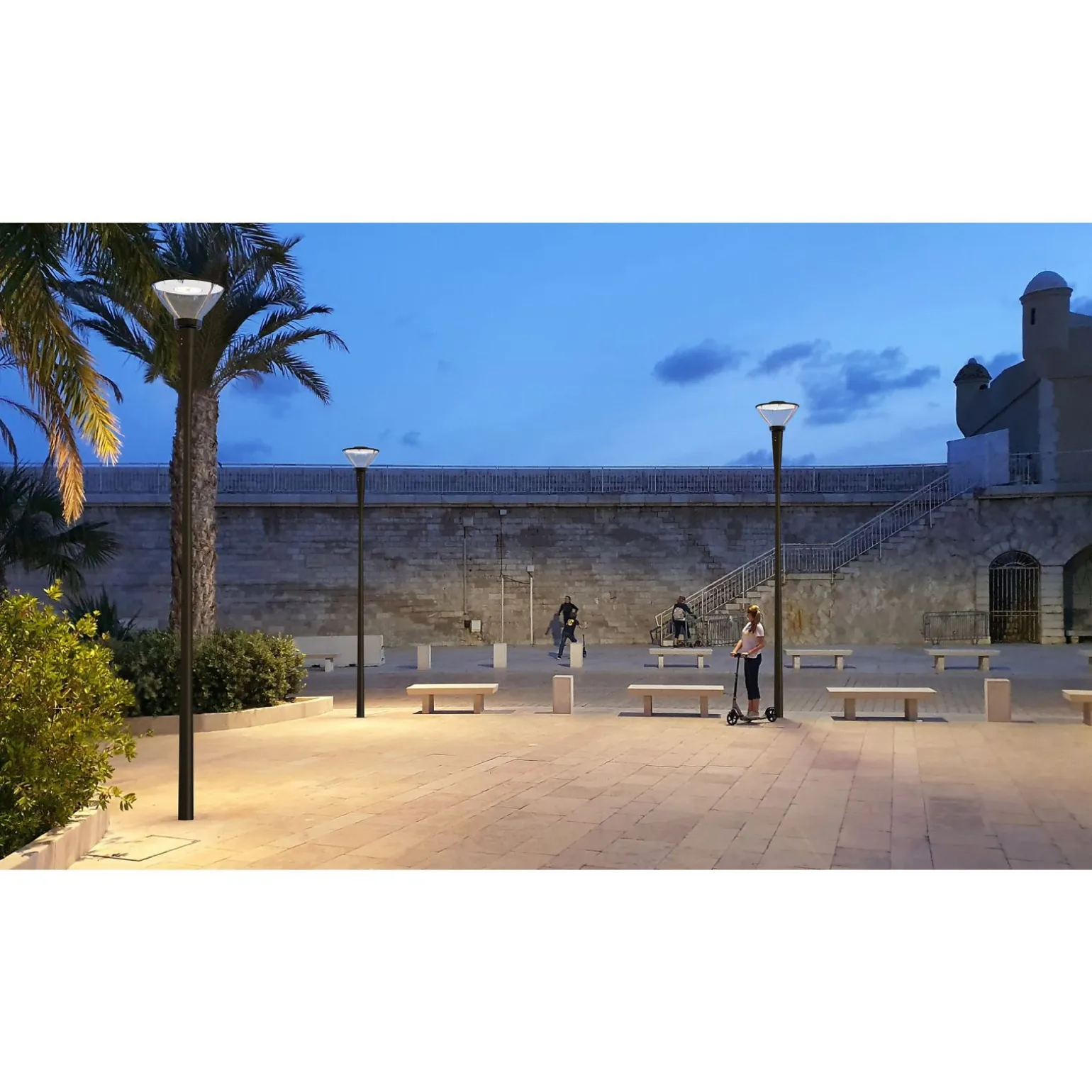 Philips LED gatubelysning Lykta City Charm Kon BDS491 Grå 60W 7644lm 360D - 740 Kallvit | IP66 - Symmetrisk
