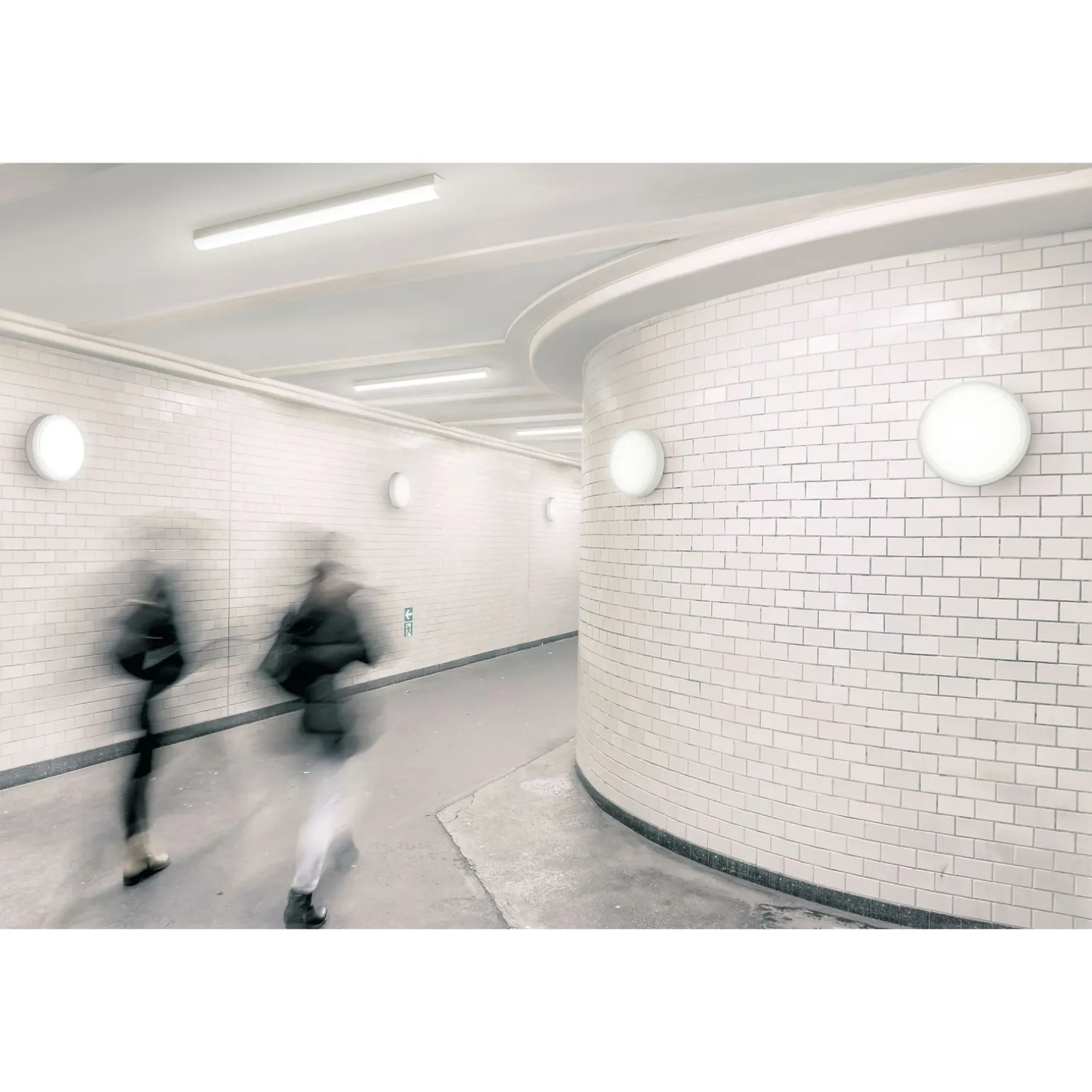 Philips LED Plafond Coreline WL140V Vit 38.2W 3100lm - 840 Kallvit | 390mm - IP65 - 1-10v Dimbar - 3 timmar nödbelysning - Rörelse- och ljussensor